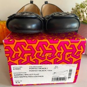 •TORY BURCH• LADIES PERFECT BLACK BALLET FLATS